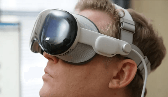Apple's Game Changer: How the Vision Pro is Redefining Multitasking